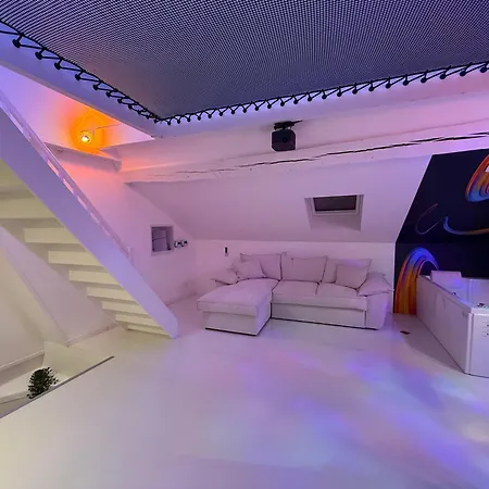 Capsule - Lumina Apartment